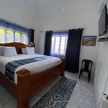 All Nations Guest House بورت أنطونيو المظهر الخارجي الصورة
