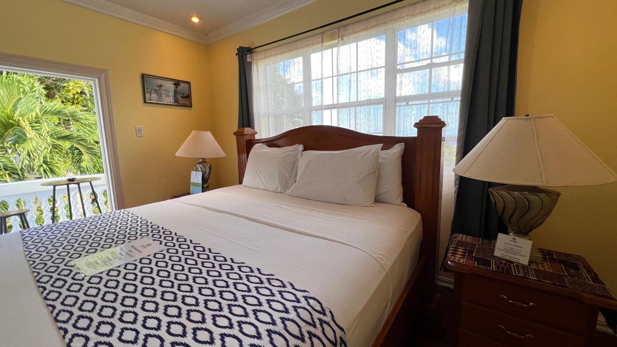 All Nations Guest House بورت أنطونيو المظهر الخارجي الصورة