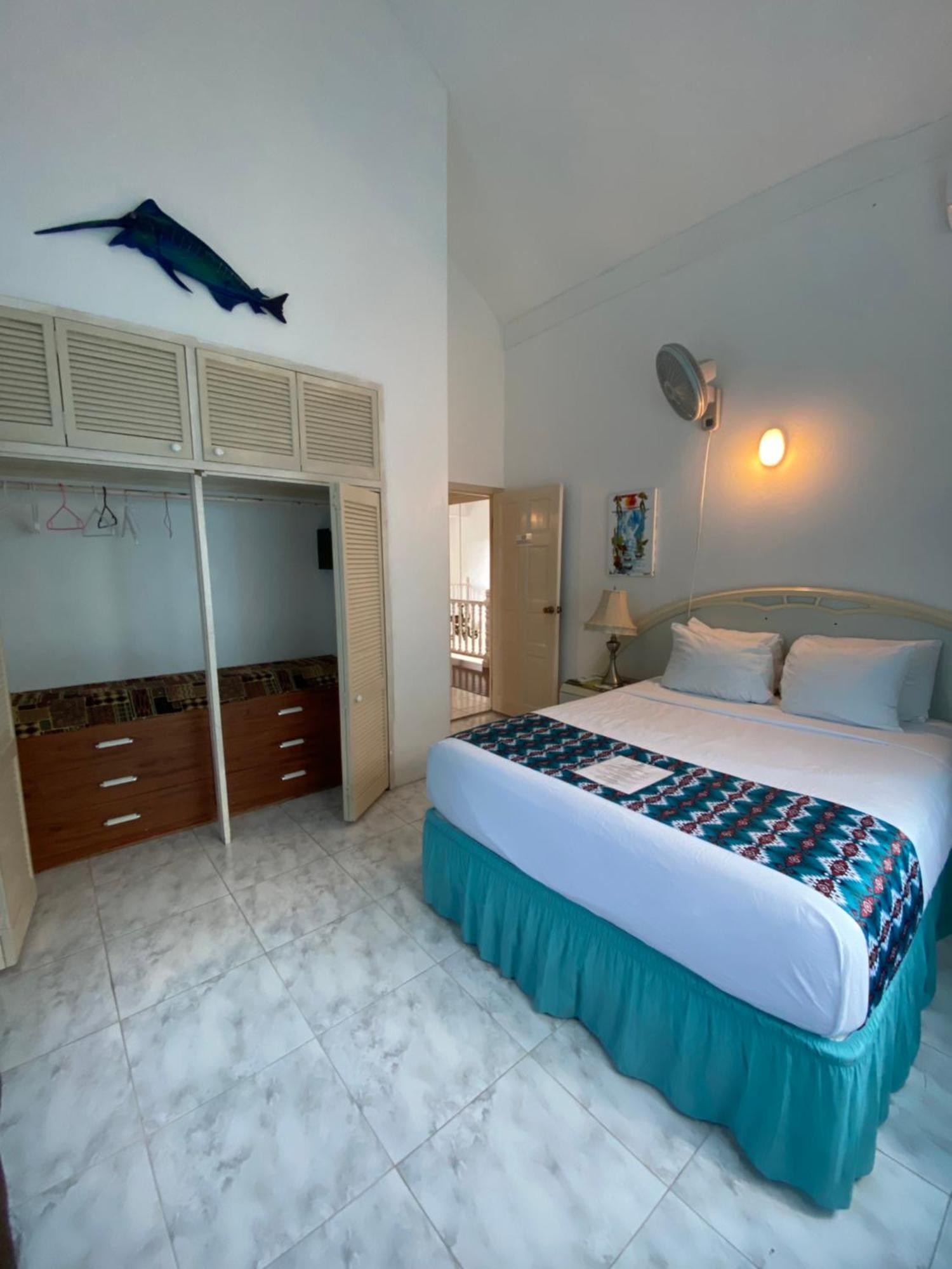 All Nations Guest House بورت أنطونيو المظهر الخارجي الصورة