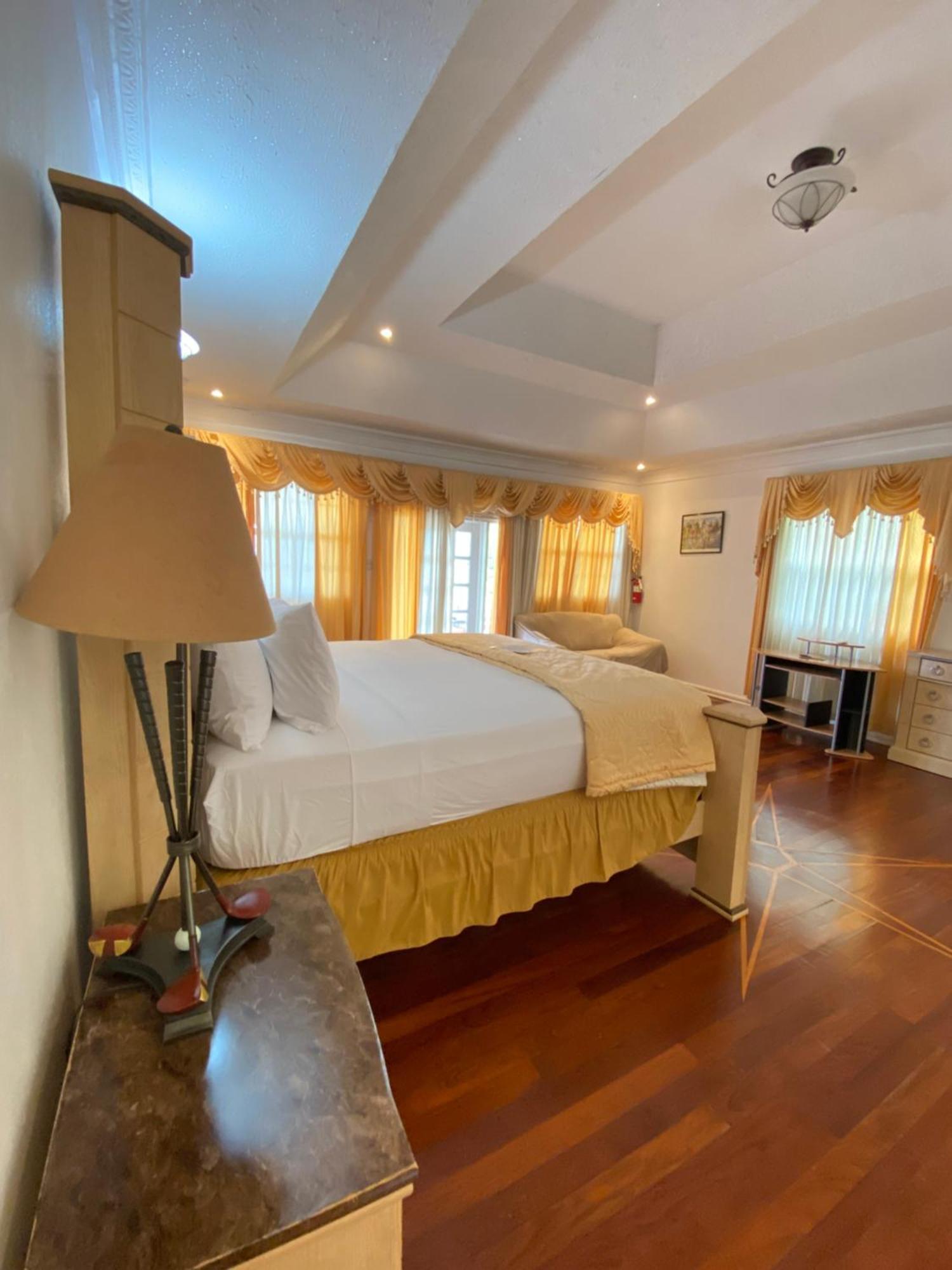 All Nations Guest House بورت أنطونيو المظهر الخارجي الصورة