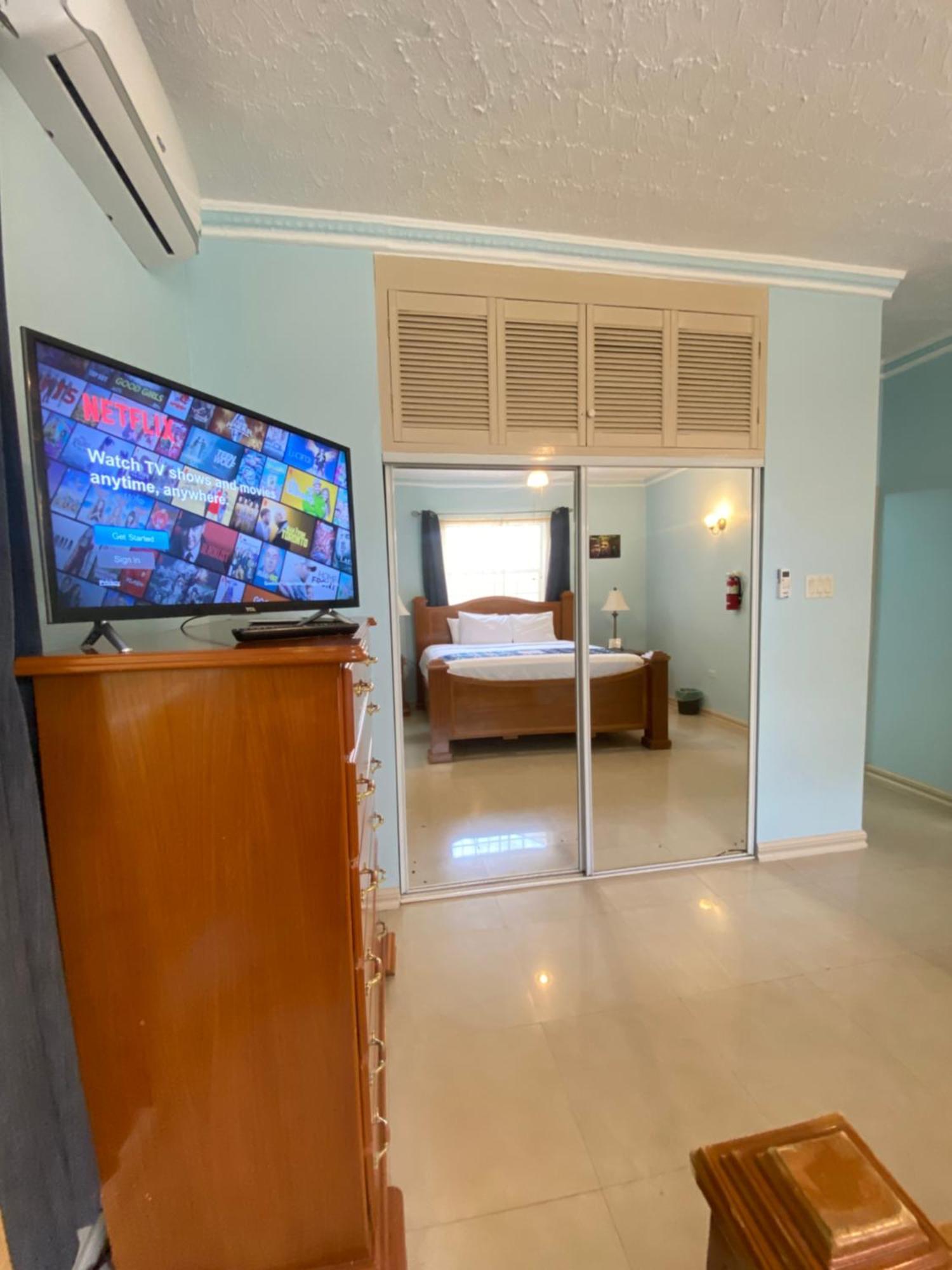 All Nations Guest House بورت أنطونيو المظهر الخارجي الصورة