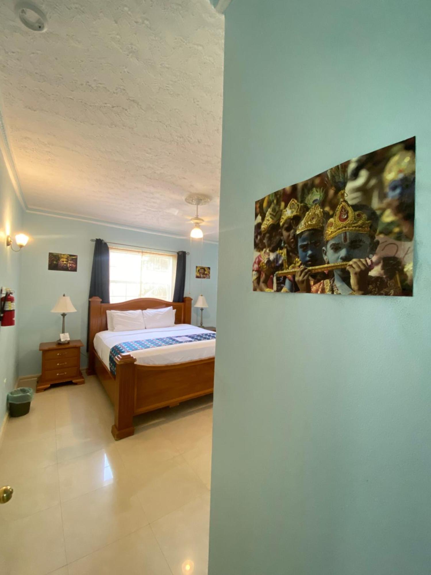 All Nations Guest House بورت أنطونيو المظهر الخارجي الصورة