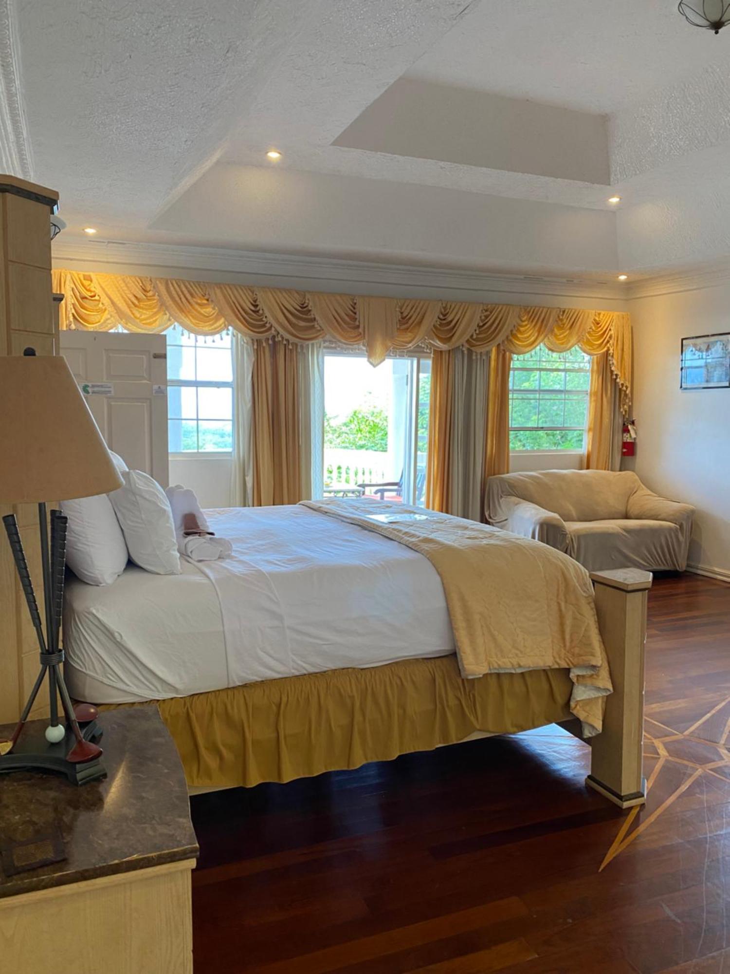 All Nations Guest House بورت أنطونيو المظهر الخارجي الصورة